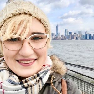 Meet your Posher, Victoria